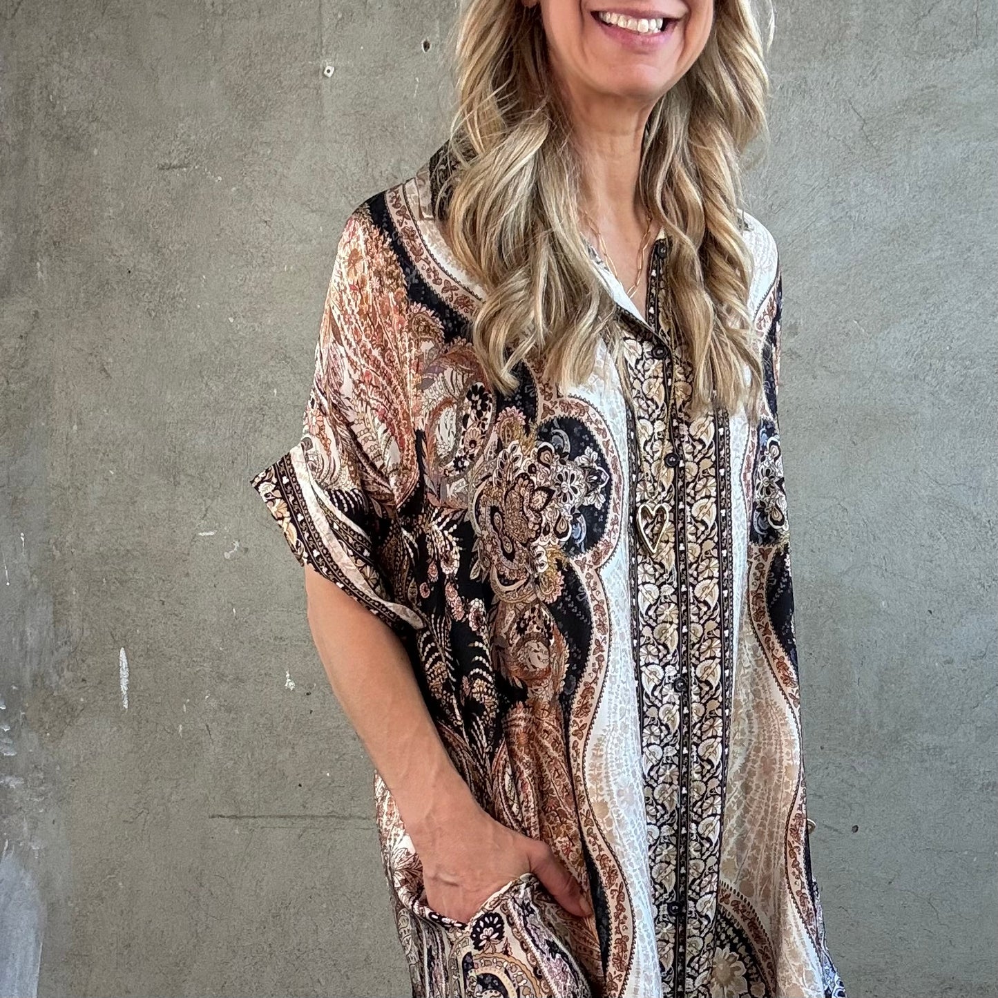 Hemdkleid mit Brokatmuster
