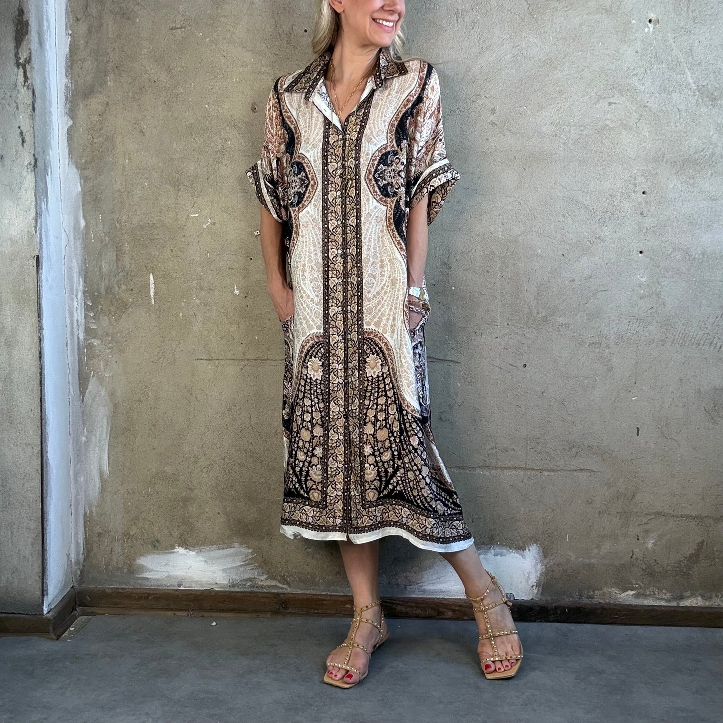 Hemdkleid mit Brokatmuster