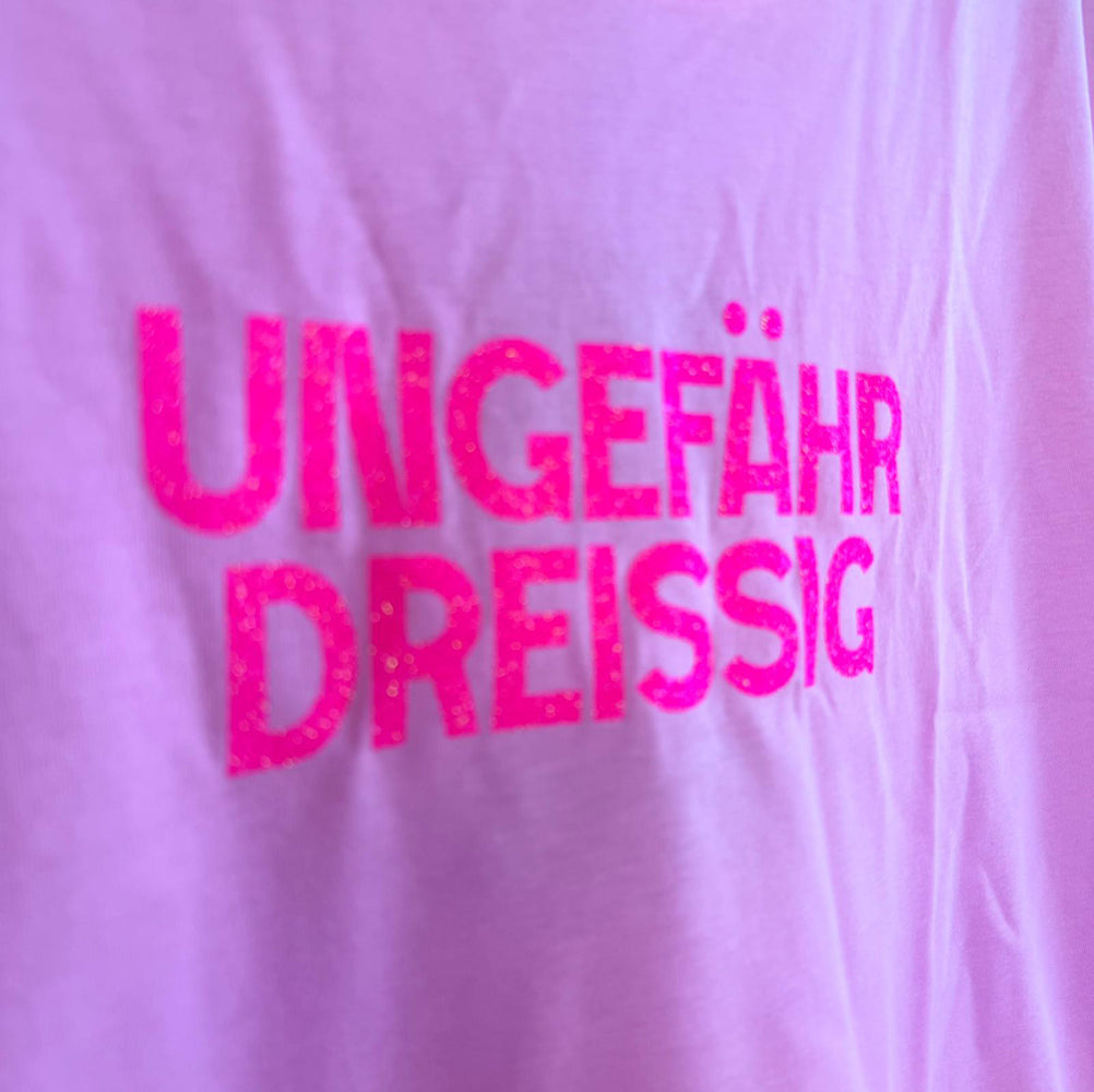 Be Famous Tshirt Ungefähr Dreissig
