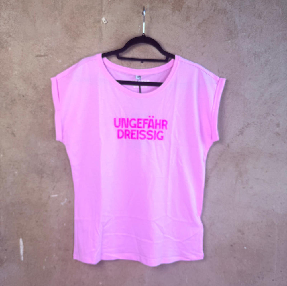 Be Famous Tshirt Ungefähr Dreissig