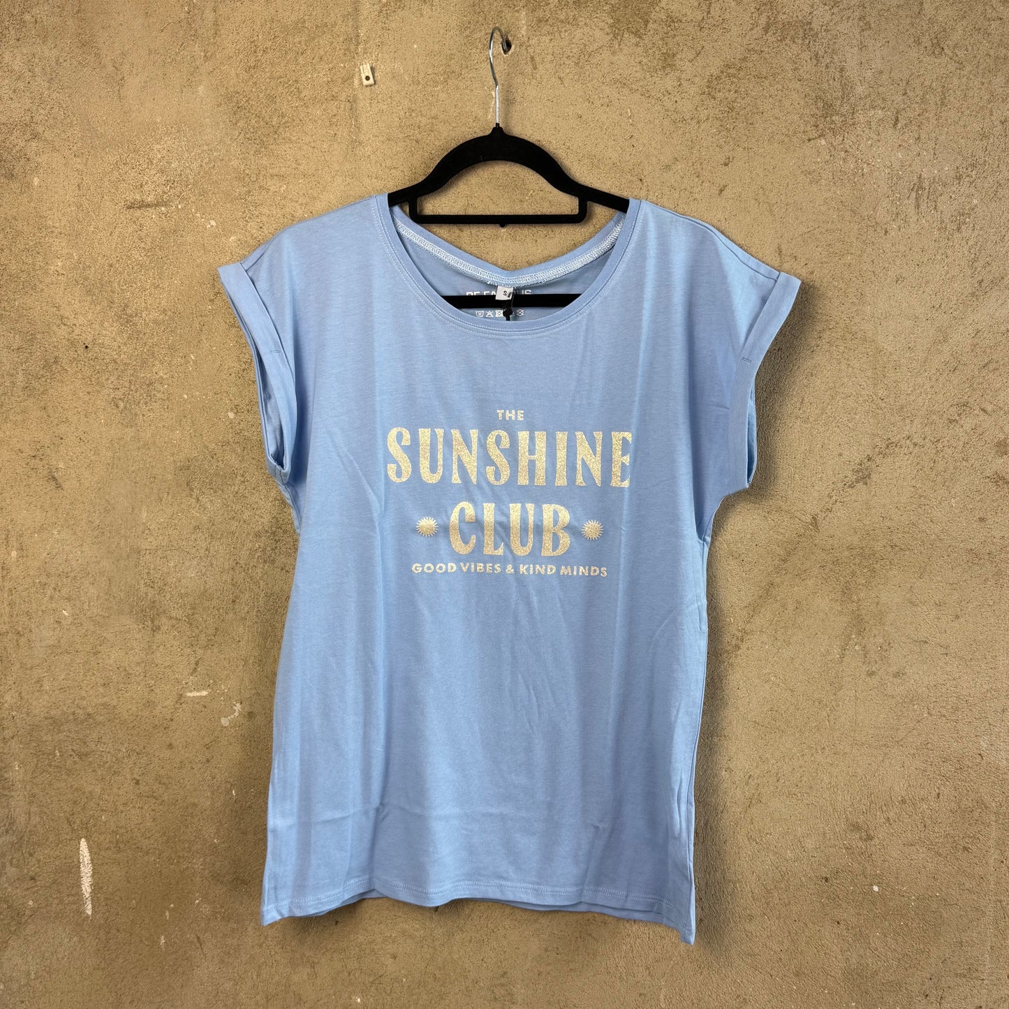 Be Famous Tshirt Sunshine Club