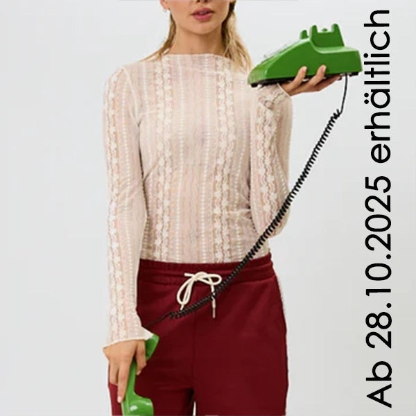 OH April Zahara Lace Longsleeve