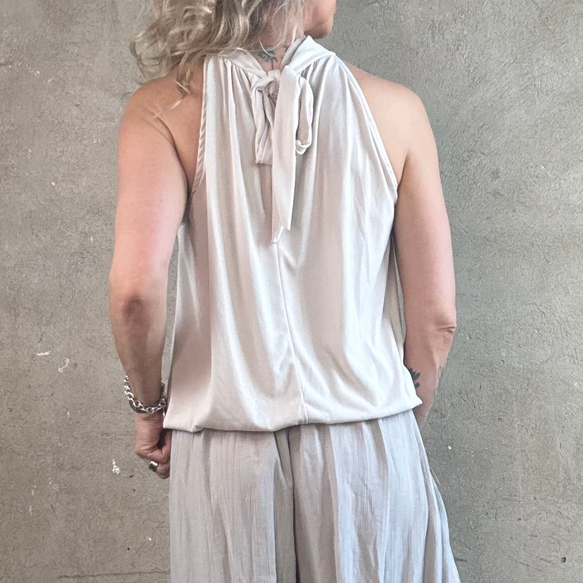 American Neck Top Sand