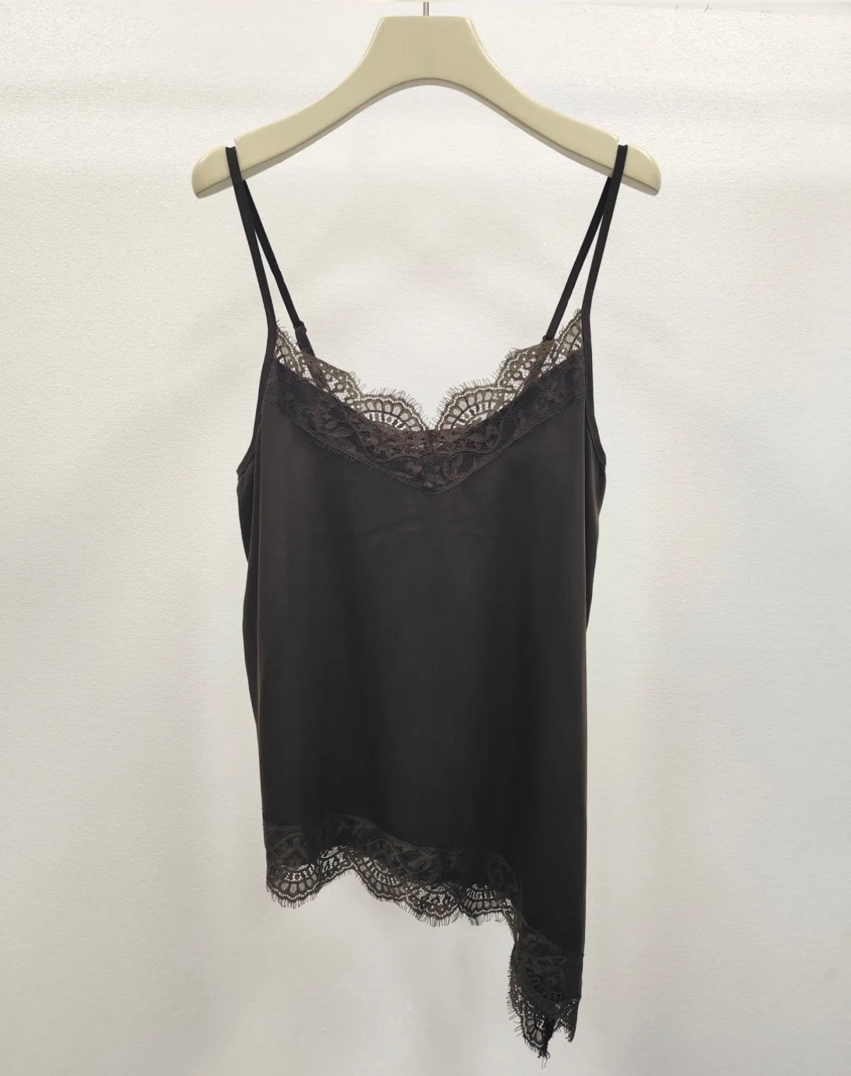 Lace Top Asymetrisch Braun