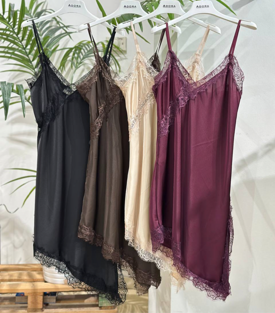 Asym. Spitzenkleid