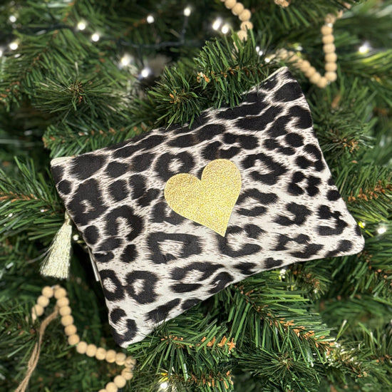Leo Pouch Heart