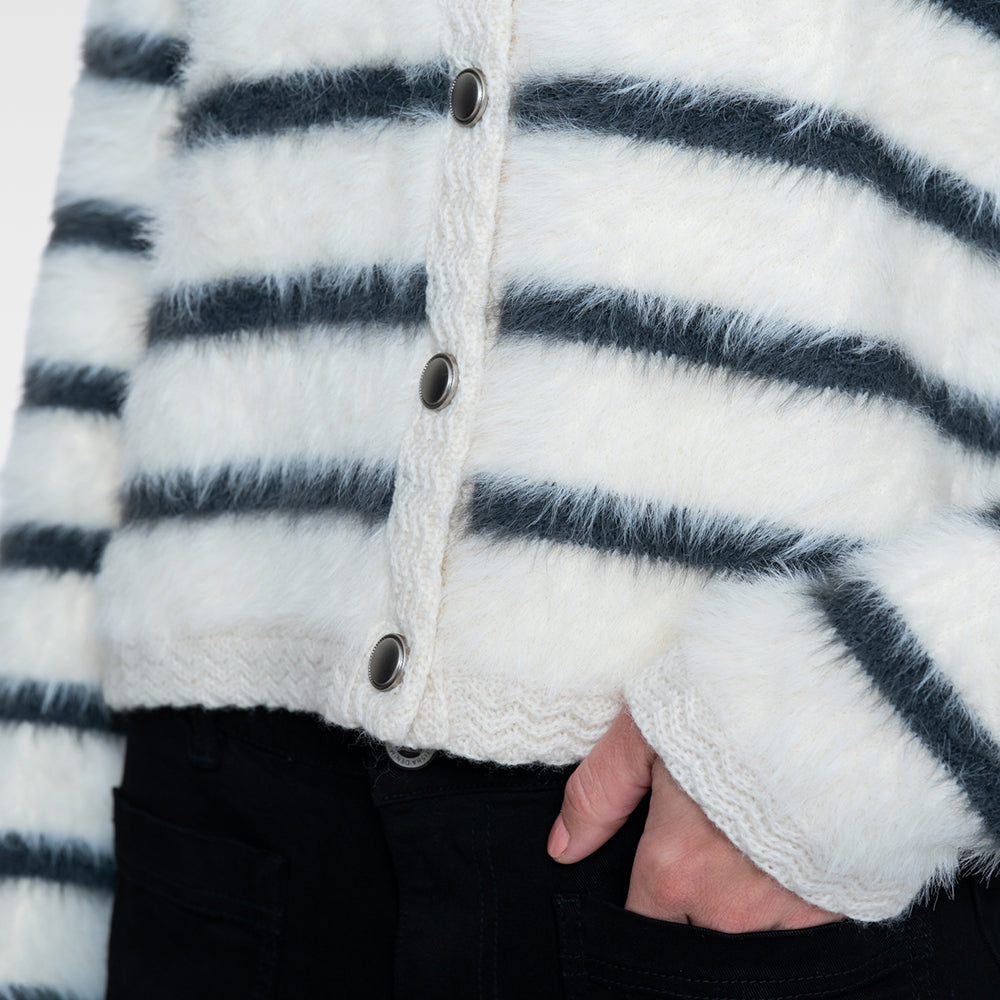 Geisha Strickjacke in Hairy-Optik
