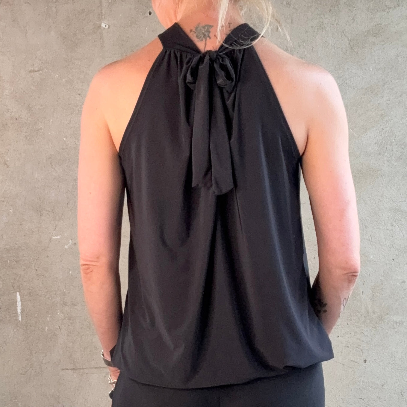 American Neck Top Black
