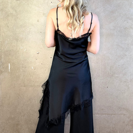 Asym. Spitzenkleid