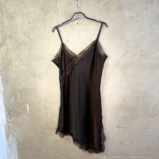Asym. Spitzenkleid
