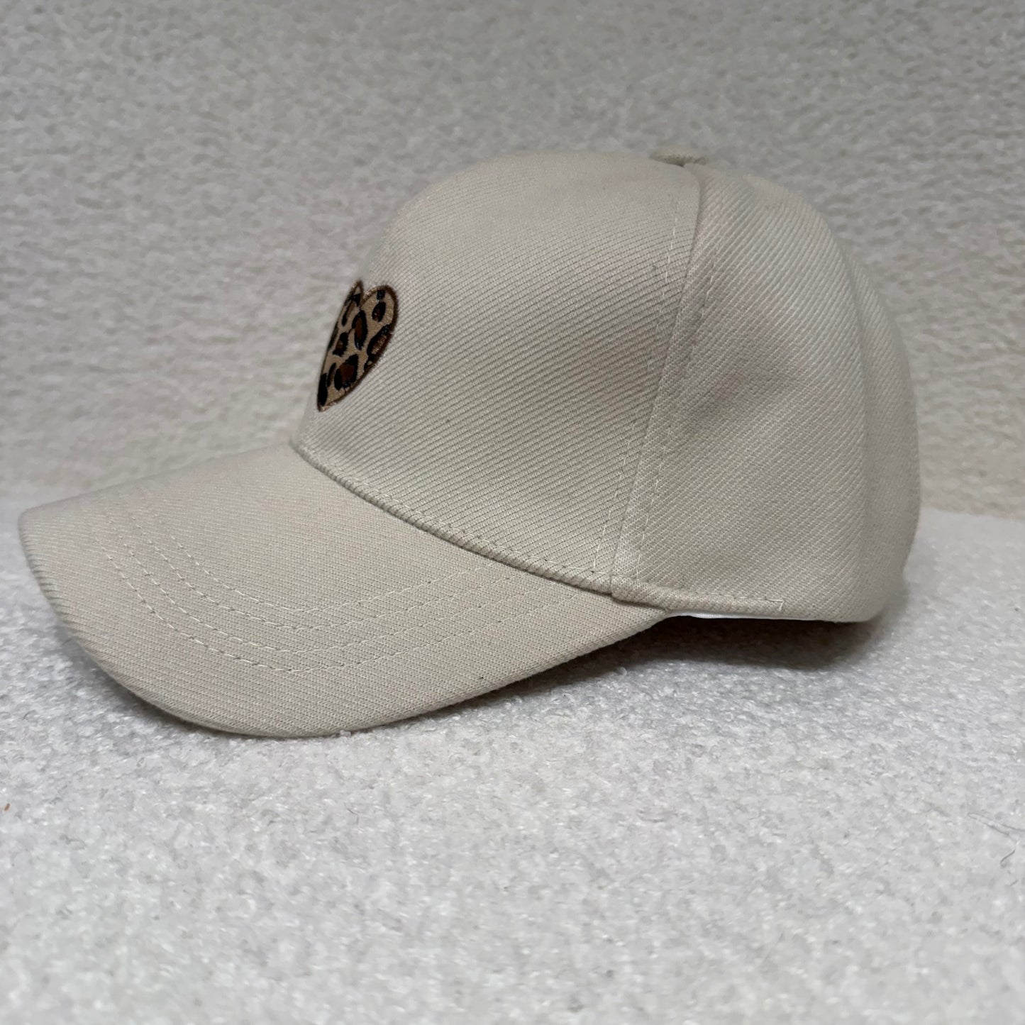 Basecap Leo Heart