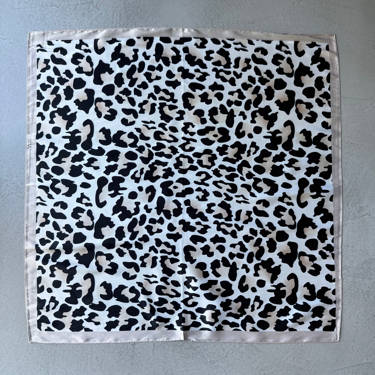 Halstuch Luxury Leo