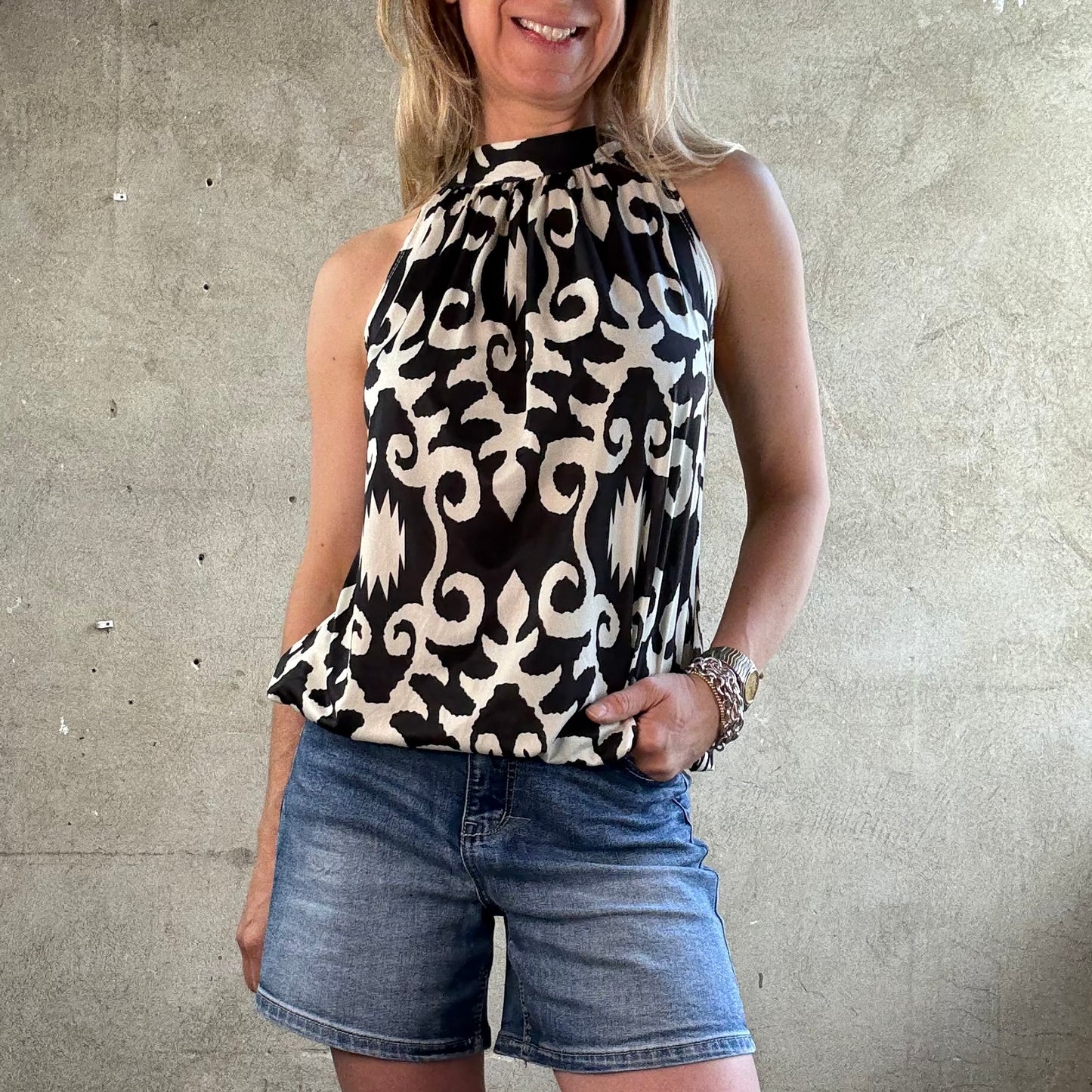 American Neck Top Blackish