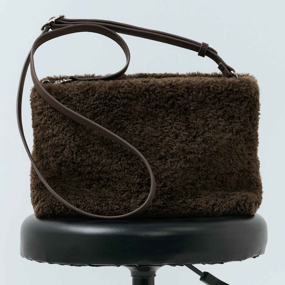 YAYA Fake Fur Umhängetasche