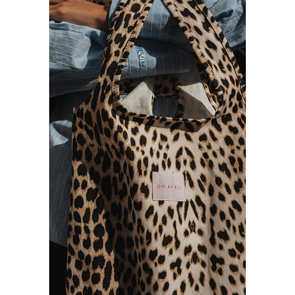 OH APRIL Nell Tote Bag