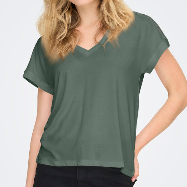 ONLY Free V-Neck Shirt