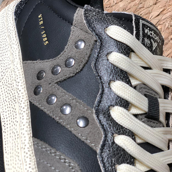 VICTORIA Smash Sneaker TACHUELAS