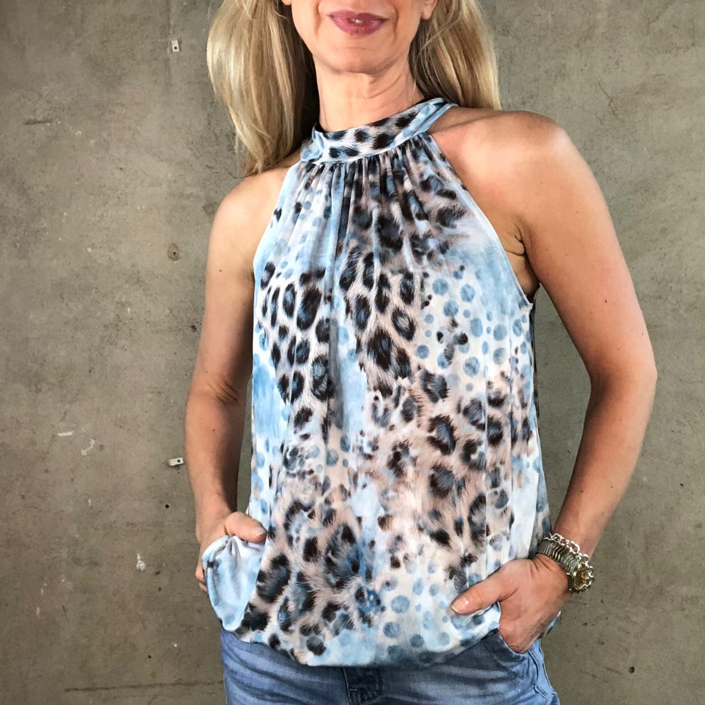 American Neck Top Light Leo