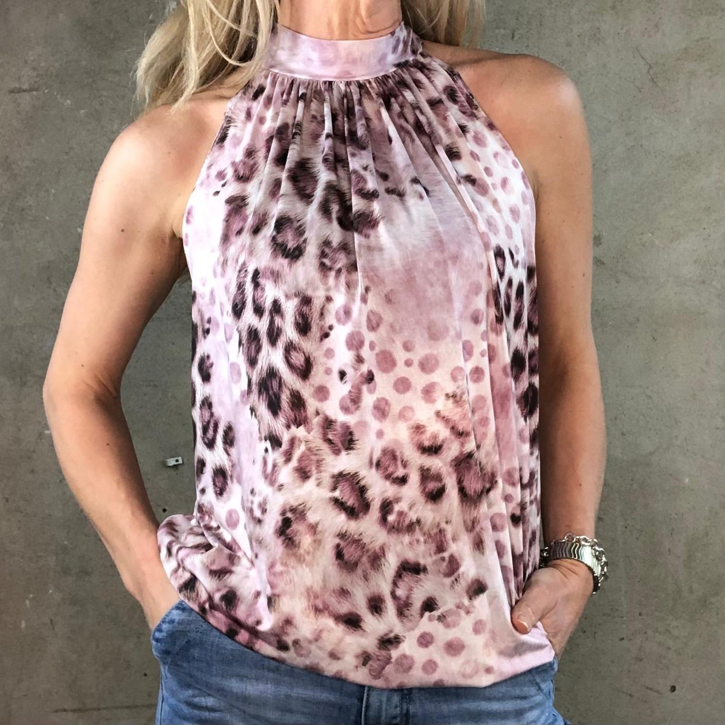 American Neck Top Light Leo
