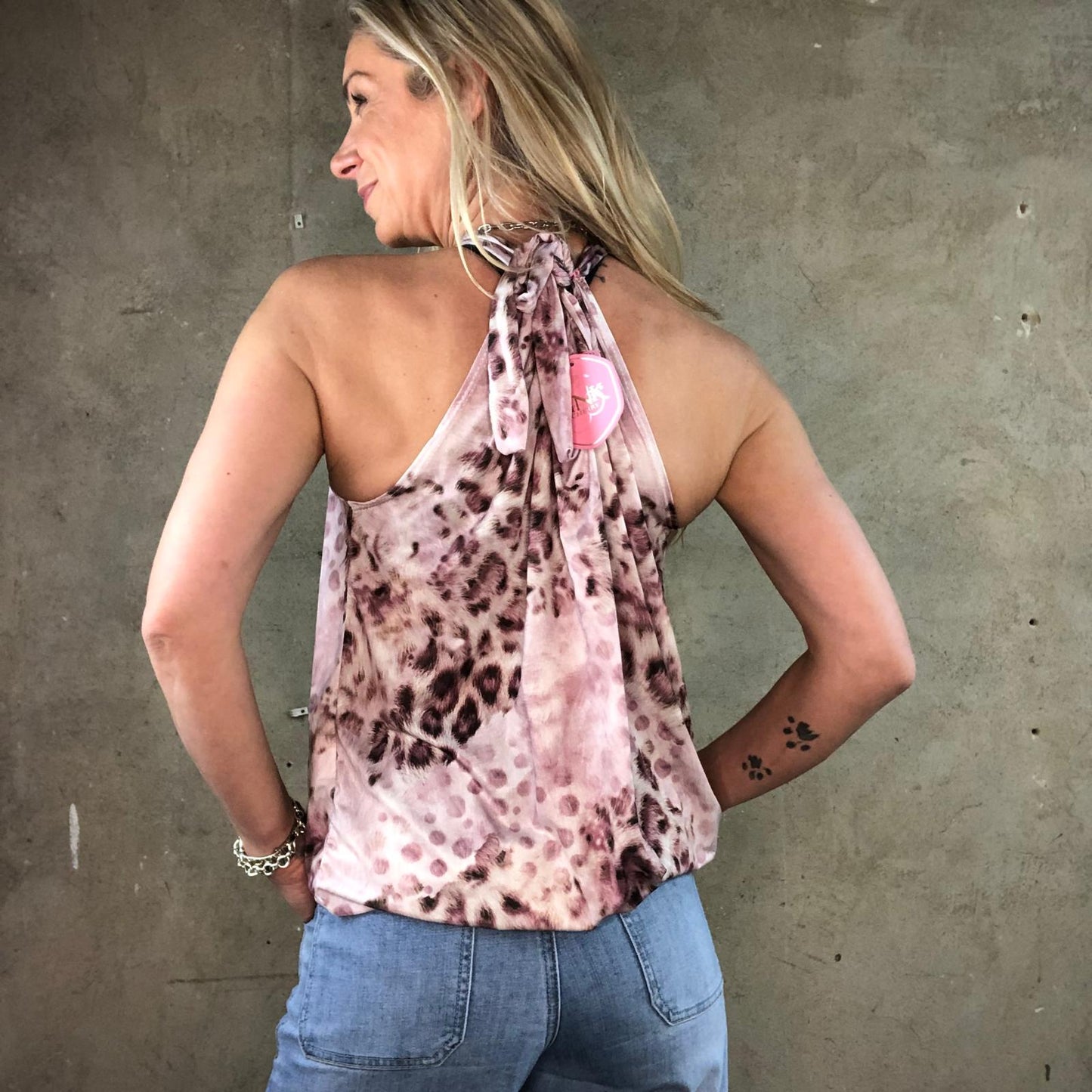 American Neck Top Light Leo