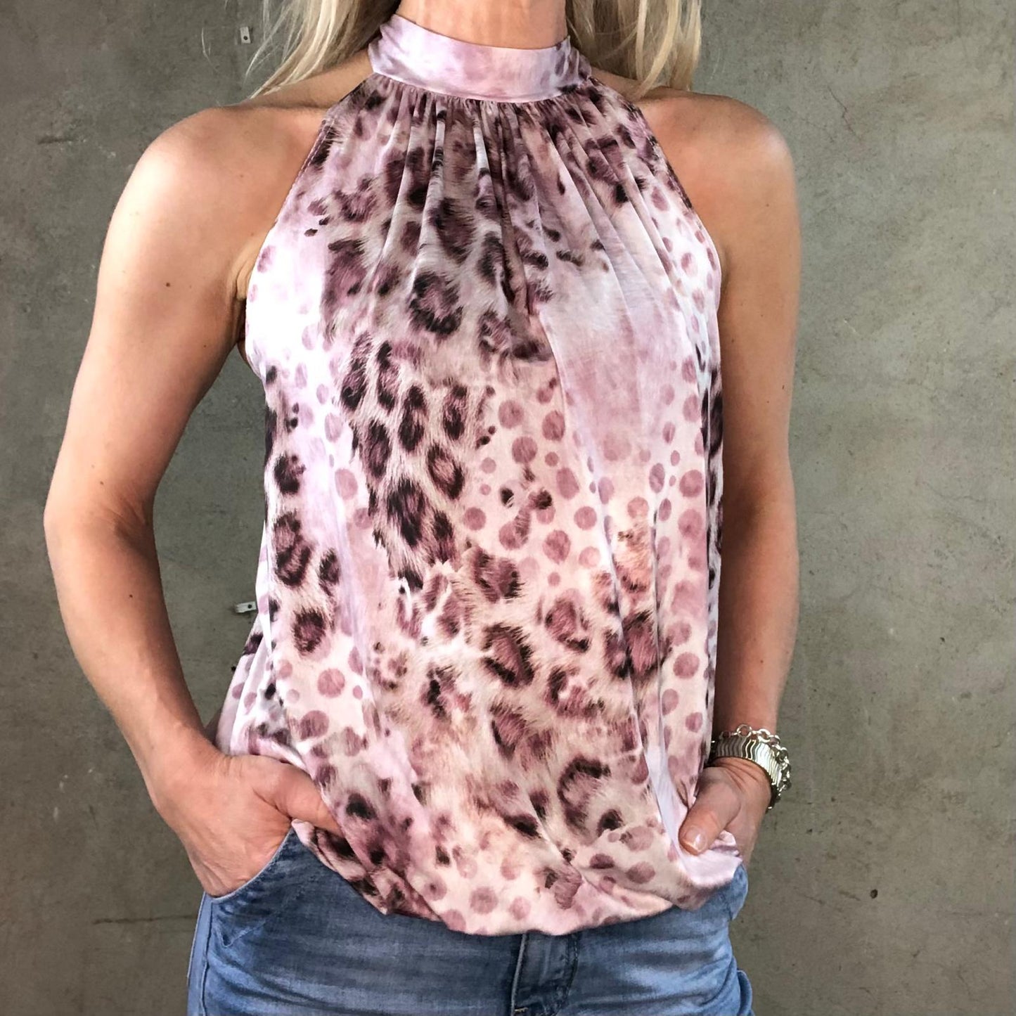 American Neck Top Light Leo