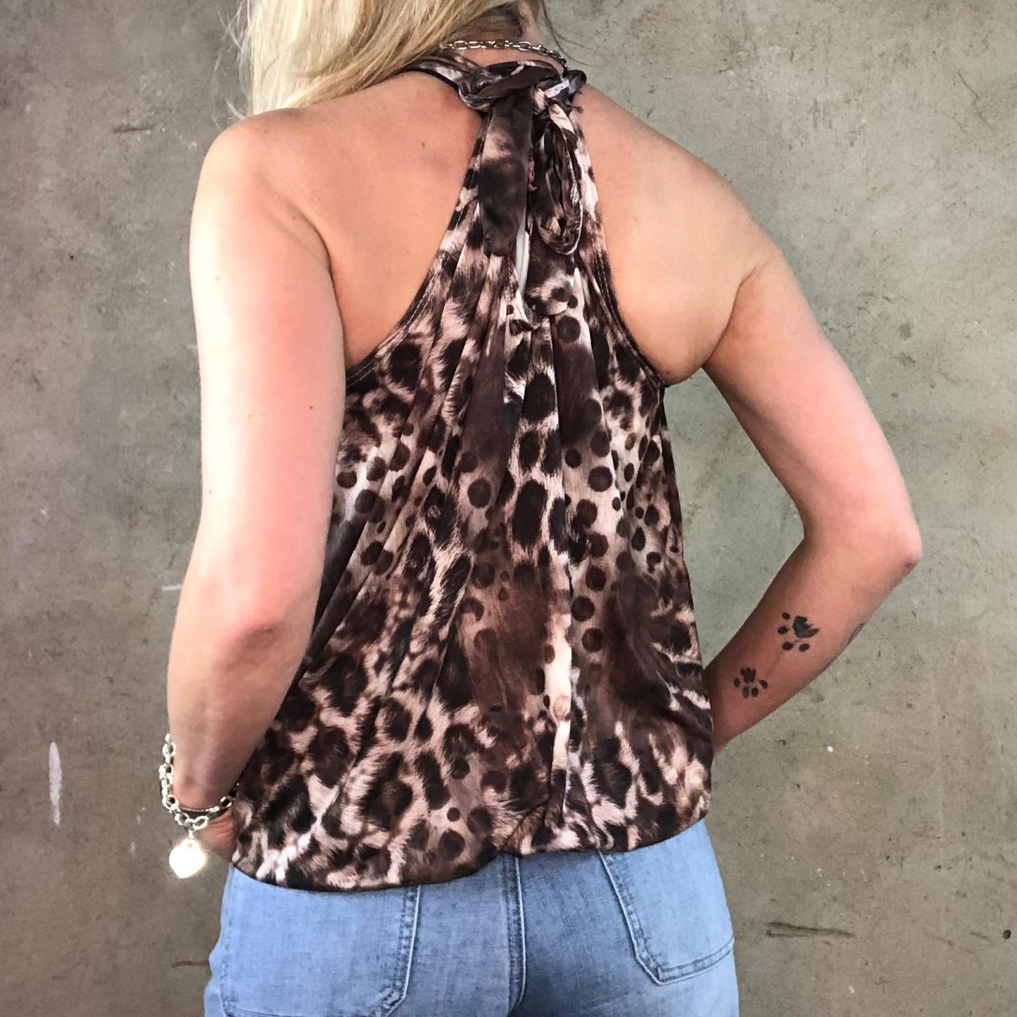 American Neck Top Light Leo