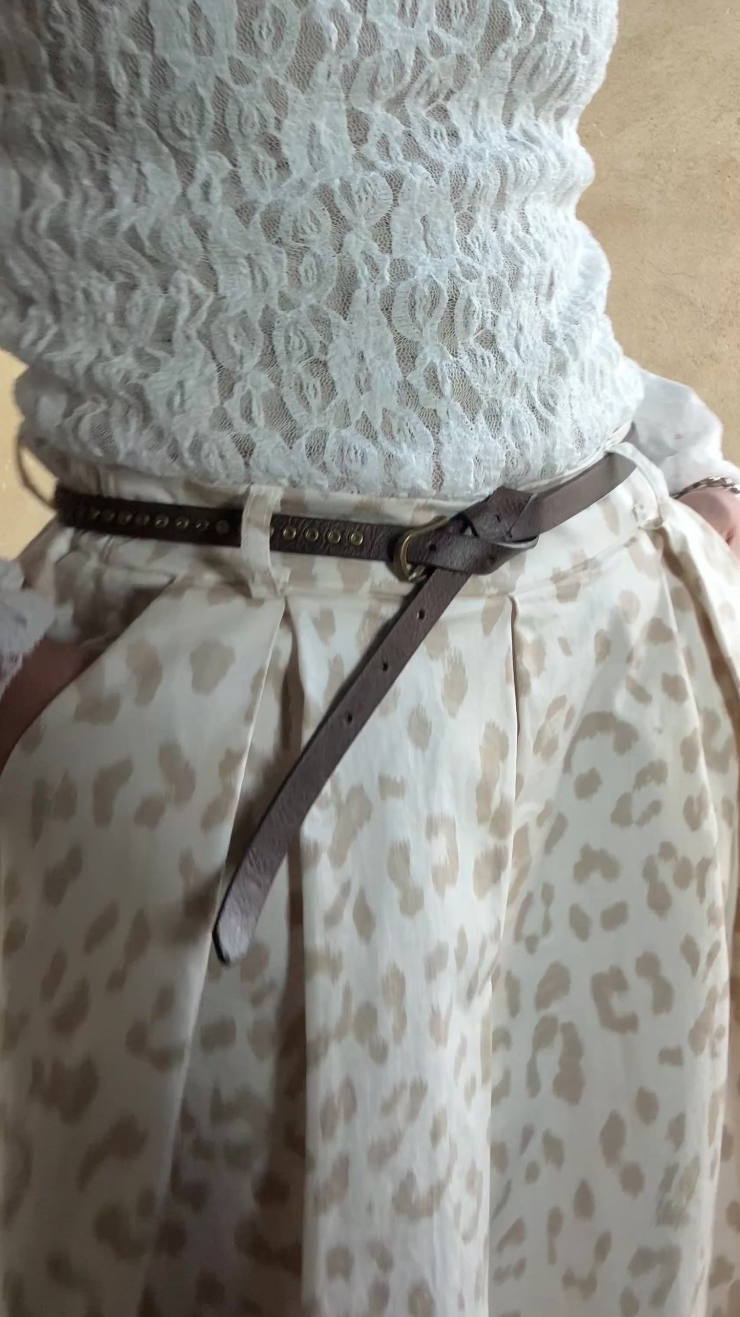 Laden und Abspielen von Videos im Galerie-Viewer, Wideleg Trouser Leo
