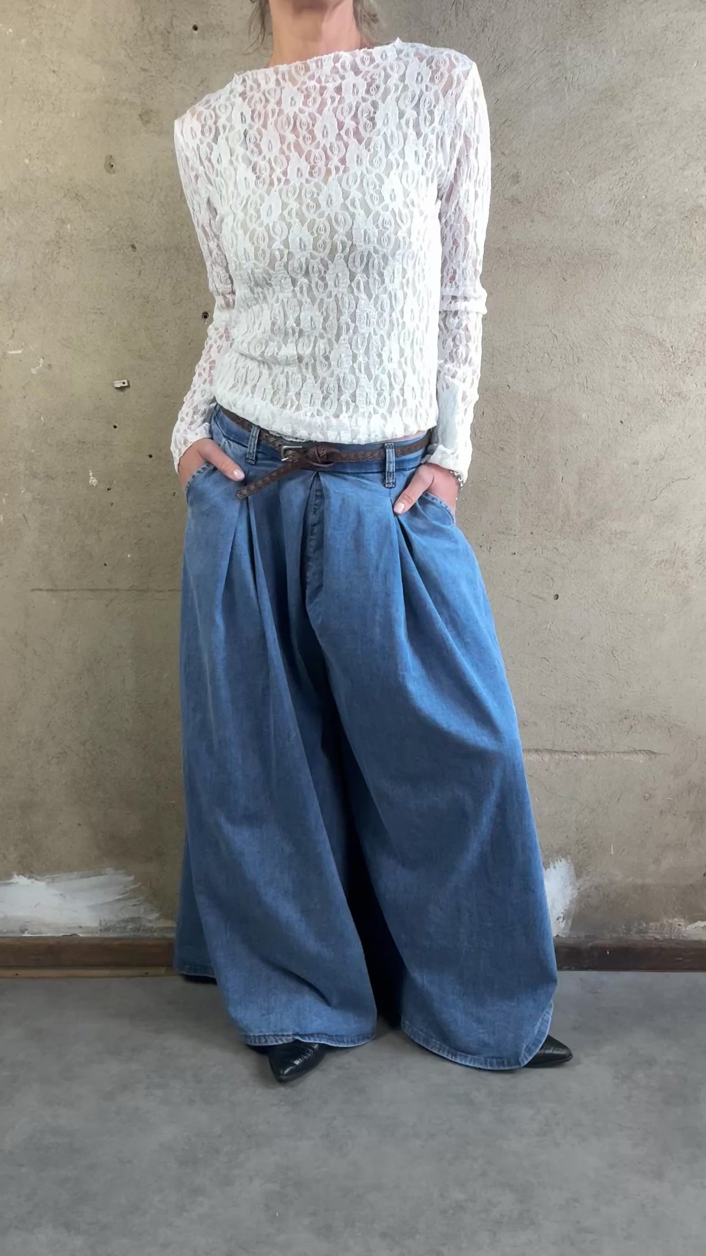 Laden und Abspielen von Videos im Galerie-Viewer, Wideleg Trouser Denim
