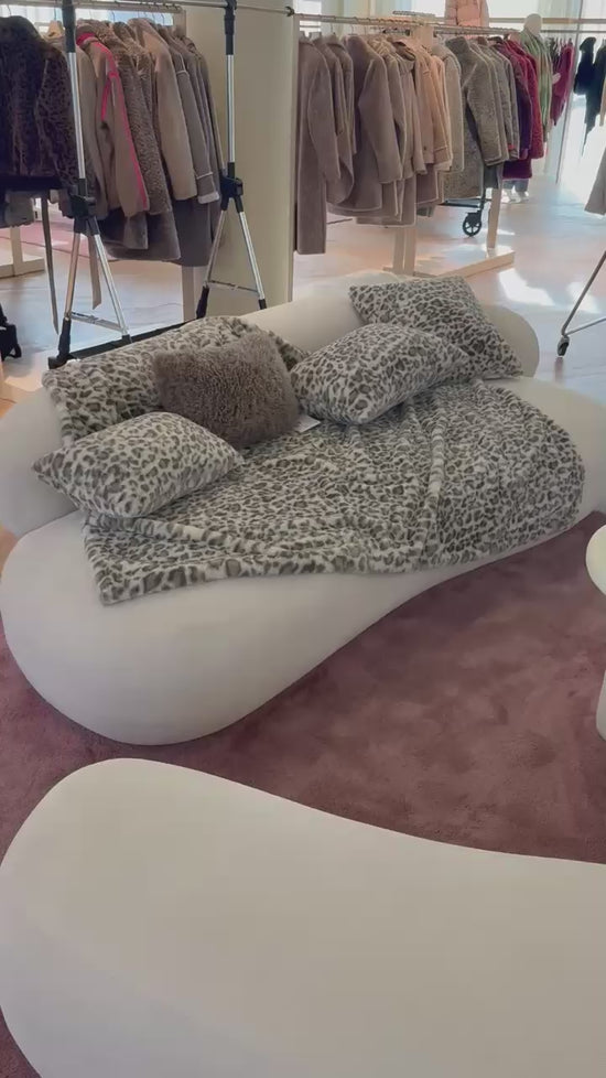 Laden und Abspielen von Videos im Galerie-Viewer, Kuscheldecke Keslin Leo
